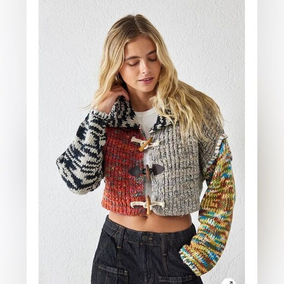 NWT BDG Urban Outfitters Flynn Toggle Boxy Knitted Cardigan size M
Retail $148 - Picture 1 of 11